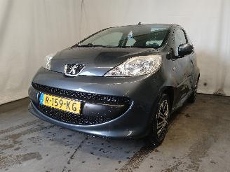 Schadeauto Peugeot 107 107 Hatchback 1.0 12V (384F(1KR)) [50kW]  (06-2005/05-2014) 2009/2