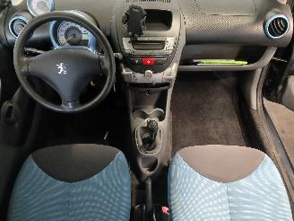 Peugeot 107 107 Hatchback 1.0 12V (384F(1KR)) [50kW]  (06-2005/05-2014) picture 11