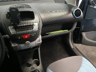 Peugeot 107 107 Hatchback 1.0 12V (384F(1KR)) [50kW]  (06-2005/05-2014) picture 15