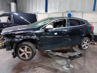 Salvage car Volvo V-40 V40 (MV) Hatchback 5-drs 1.6 D2 (D4162T) [84kW]  (03-2012/12-2016) 2013/5