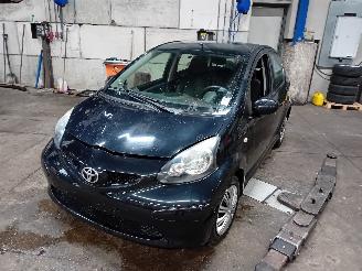 demontáž osobní automobily Toyota Aygo Aygo (B10) Hatchback 1.0 12V VVT-i (1KR-FE) [50kW]  (07-2005/05-2014) 2008/2
