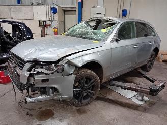 Démontage voiture Audi A4 A4 Avant (B8) Combi 3.0 TDI V6 24V Quattro (CCWA) [176kW]  (04-2008/03=
-2012) 2011