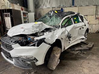 Salvage car Seat Leon Leon (KLB) Hatchback 5-drs 1.4 TSI e-HYBRID 204 16V (DGEA) [150kW]  (0=
9-2020/...) 2020/12