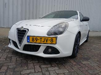 damaged passenger cars Alfa Romeo Giulietta Giulietta (940) Hatchback 1.4 TB 16V MultiAir (940.A.2000) [125kW]  (0=
4-2010/10-2018) 2012/3