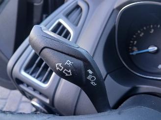 Ford Focus Focus 3 Hatchback 1.0 Ti-VCT EcoBoost 12V 125 (M1DA(Euro 5)) [92kW]  (=
02-2012/05-2018) picture 14