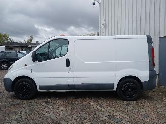 Opel Vivaro Vivaro Van 2.0 CDTI (M9R-786) [66kW]  (08-2006/07-2014) picture 4