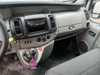 Opel Vivaro Vivaro Van 2.0 CDTI (M9R-786) [66kW]  (08-2006/07-2014) picture 16