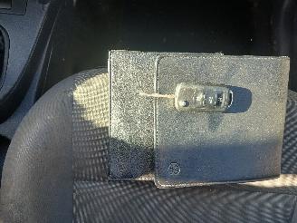 Volkswagen Caddy Caddy III (2KA,2KH,2CA,2CH) Van 1.6 TDI 16V (CAYE) [55kW]  (08-2010/05=
-2015) picture 25