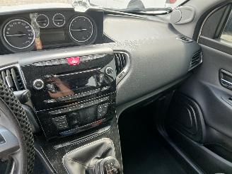 Lancia Ypsilon Ypsilon (312) Hatchback 0.9 TwinAir 85 (312.A.2000(Euro 5)) [63kW]  (0=
5-2011/...) picture 16