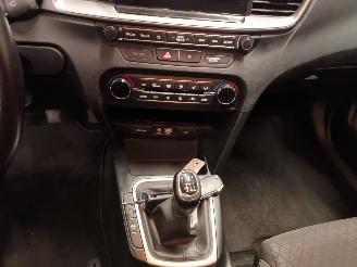 Kia Cee d Ceed Sportswagon (CDF) Combi 5-drs 1.0i T-GDi 12V (G3LC) [88kW]  (05-2=
018/...) picture 16