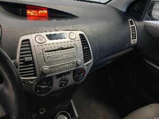 Hyundai I-20 i20 Hatchback 1.2i 16V (G4LA) [57kW]  (09-2008/12-2012) picture 18