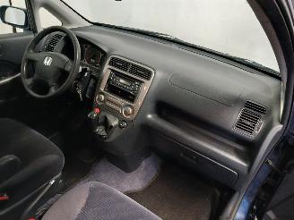 Honda Stream Stream I (RN) MPV 2.0 16V VTEC (K20A5) [115kW]  (05-2001/09-2006) picture 8