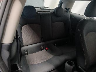 Mini Mini Mini (F56) Hatchback 3-drs 1.5 12V One D (B37C15A) [70kW]  (03-2014/..=
=2E) picture 10