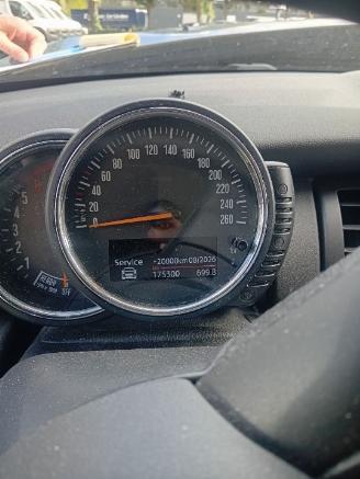 Mini Mini Mini (F56) Hatchback 3-drs 1.5 12V One D (B37C15A) [70kW]  (03-2014/..=
=2E) picture 2