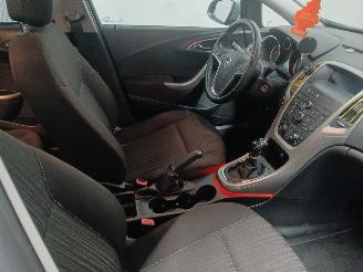 Opel Astra Astra J (PC6/PD6/PE6/PF6) Hatchback 5-drs 1.4 Turbo 16V (A14NET(Euro 5=
)) [103kW]  (12-2009/10-2015) picture 9