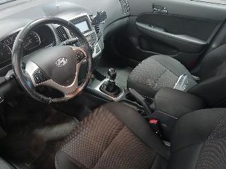 Hyundai I-30 i30 (FD) Hatchback 1.6 CVVT 16V (G4FC-G) [93kW]  (02-2008/11-2011) picture 12