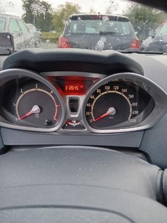 Ford Fiesta Fiesta 6 (JA8) Hatchback 1.6 TDCi 95 (T3JA(Euro 5)) [70kW]  (02-2010/1=
2-2015) picture 2