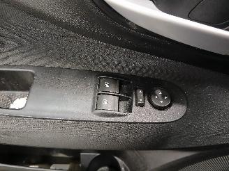 Fiat Punto Punto III (199) Hatchback 0.9 TwinAir (312.A.2000) [63kW]  (03-2012/..=
=2E) picture 12