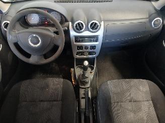 Dacia Sandero Sandero I (BS) Hatchback 1.2 16V (D4F-732(D4F-F7)) [55kW]  (11-2008/12=
-2012) picture 11