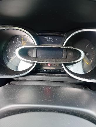 Renault Clio Clio IV Estate/Grandtour (7R) Combi 5-drs 0.9 Energy TCE 90 12V (H4B-4=
00(H4B-A4)) [66kW]  (01-2013/08-2021) picture 2