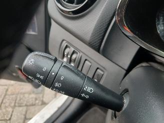 Renault Clio Clio IV Estate/Grandtour (7R) Combi 5-drs 0.9 Energy TCE 90 12V (H4B-4=
00(H4B-A4)) [66kW]  (01-2013/08-2021) picture 13