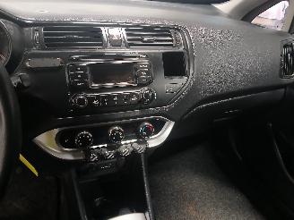 Kia Rio Rio III (UB) Hatchback 1.1 CRDi VGT 12V (D3FA) [55kW]  (09-2011/12-201=
7) picture 15