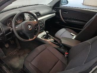 BMW 1-serie 1 serie (E81) Hatchback 3-drs 116i 1.6 16V (N43-B16A) [90kW]  (03-2007=
/12-2011) picture 11