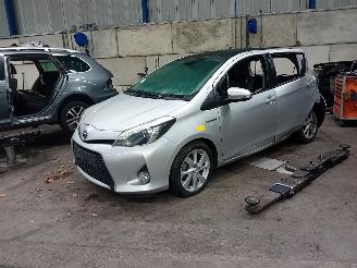 Coche siniestrado Toyota Yaris Yaris III (P13) Hatchback 1.5 16V Hybrid (1NZ-FXE) [74kW]  (03-2012/09=
-2020) 2012/8