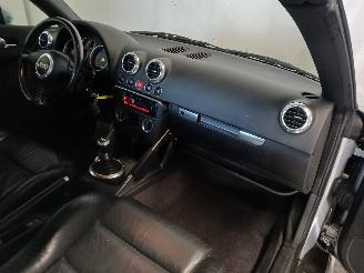 Audi TT TT Roadster (8N9) Cabrio 1.8 20V Turbo (AWP) [132kW]  (10-1999/02-2007=
) picture 8