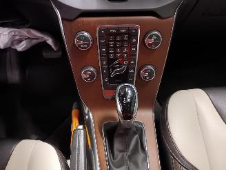 Volvo V-40 V40 Cross Country (MZ) Hatchback 5-drs 1.5 T3 16V Geartronic (B4154T4(=
Euro 6b)) [112kW]  (04-2015/08-2019) picture 15