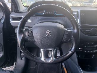 Peugeot 208 208 I (CA/CC/CK/CL) Hatchback 1.2 12V e-THP PureTech 110 (EB2DT(HNZ)) =
[81kW]  (01-2013/12-2019) picture 13