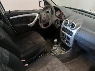 Dacia Sandero Sandero I (BS) Hatchback 1.2 16V (D4F-732(D4F-F7)) [55kW]  (11-2008/12=
-2012) picture 9