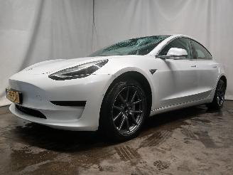 Tesla Model 3 Model 3 Sedan Long Range 72kWh (3D6) [192kW]  (01-2017/...) picture 2