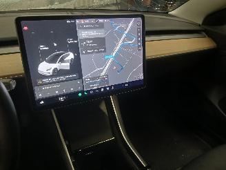 Tesla Model 3 Model 3 Sedan Long Range 72kWh (3D6) [192kW]  (01-2017/...) picture 17