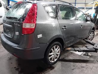 Hyundai I-30 i30 Crosswagon (WWH) Combi 1.6 CVVT 16V (G4FC-G) [93kW]  (02-2008/06-2=
012) picture 3