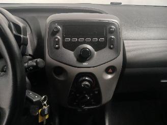 Peugeot 108 108 Hatchback 1.0 12V VVT-i (1KRFE(CFB)) [53kW]  (05-2018/...) picture 13