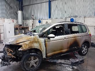 Coche siniestrado Volkswagen Touran Touran (5T1) MPV 1.6 TDI SCR BlueMotion Technology (DGDA) [85kW]  (05-=
2016/12-2021) 2016/9