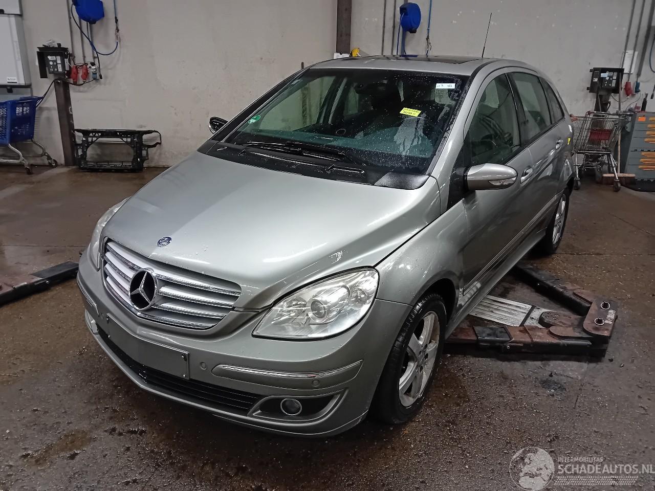 Mercedes B-klasse B (W245) Hatchback 2.0 B-180 CDI 16V (OM640.940(Euro 4)) [80kW]  (03-2=
005/11-2011)