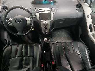 Toyota Yaris Yaris II (P9) Hatchback 1.3 16V VVT-i (2SZFE) [64kW]  (08-2005/11-2010=
) picture 11