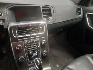 Volvo V-60 V60 I (FW/GW) Combi 2.4 D6 20V Plug-in Hybrid AWD (D82PHEV) [206kW]  (=
06-2012/12-2015) picture 16