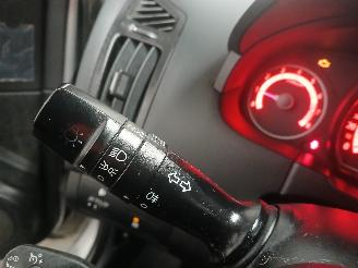 Kia Cee d Cee'd (EDB5) Hatchback 5-drs 1.4 CVVT 16V (G4FAI) [80kW]  (09-2009/12-=
2012) picture 14