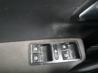 Volkswagen Polo Polo V (6R) Hatchback 1.2 TDI 12V BlueMotion (CFWA(Euro 5)) [55kW]  (1=
0-2009/05-2014) picture 13