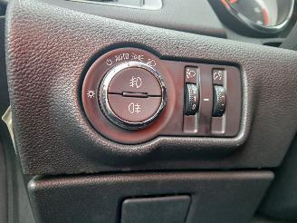 Opel Astra Astra J (PC6/PD6/PE6/PF6) Hatchback 5-drs 1.7 CDTi 16V EcoFLEX 130 (A1=
7DTE(Euro 5)) [96kW]  (07-2011/10-2015) picture 12