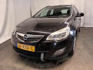Schadeauto Opel Astra Astra J Sports Tourer (PD8/PE8/PF8) Combi 1.4 16V ecoFLEX (A14XER(Euro=
 5)) [74kW]  (10-2010/10-2015) 2011/8