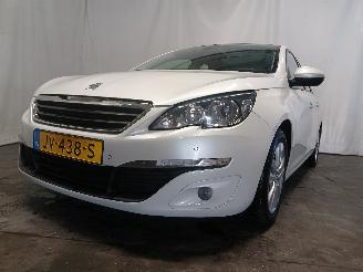 Coche accidentado Peugeot 308 308 SW (L4/L9/LC/LJ/LR) Combi 5-drs 1.2 12V e-THP PureTech 130 (EB2ADT=
S(HNS)) [96kW]  (03-2014/06-2021) 2014/5