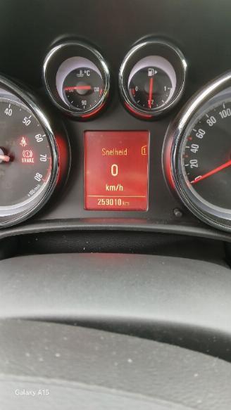 Opel Astra Astra J Sports Tourer (PD8/PE8/PF8) Combi 1.4 Turbo 16V (A14NEL(Euro 5=
)) [88kW]  (10-2010/10-2015) picture 2