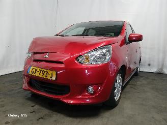 Coche accidentado Mitsubishi Space-star Space Star (A0) Hatchback 1.0 12V (3A90(Euro 5)) [52kW]  (05-2012/...)= 2015/9