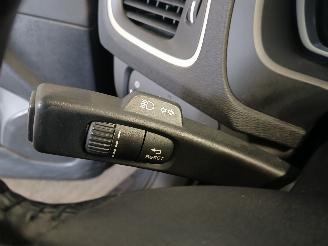 Volvo V-40 V40 (MV) Hatchback 5-drs 1.6 D2 (D4162T) [84kW]  (03-2012/12-2016) picture 15