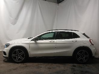 Mercedes GLA GLA (156.9) SUV 1.6 180 16V (M270.910) [115kW]  (12-2013/12-2019) picture 4