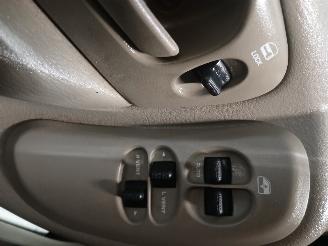 Chrysler Voyager Voyager/Grand Voyager (RG/RS) MPV 3.3 V6 (EGA) [128kW]  (02-2000/12-20=
08) picture 15